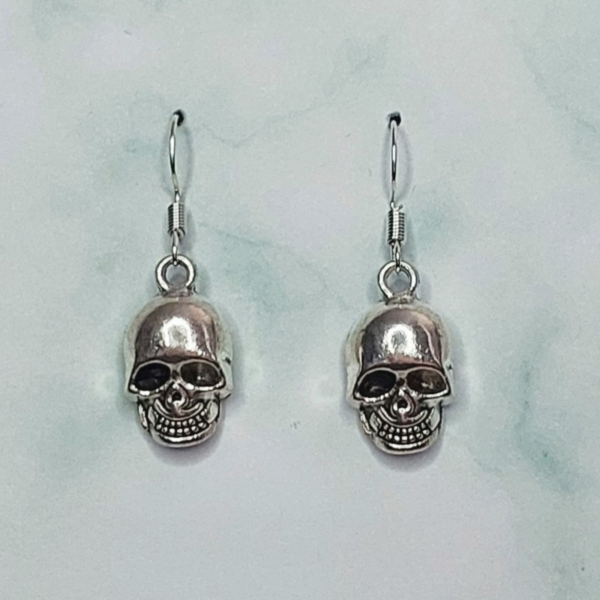 Skull Earrings (Silver)